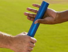 Faker重返赛场：夺冠首场状态出色，热火观众沸腾，热度持续攀升