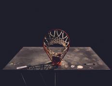 领先优势明显引发热议！，TheShy在C9比赛中出色防守上演精彩一战